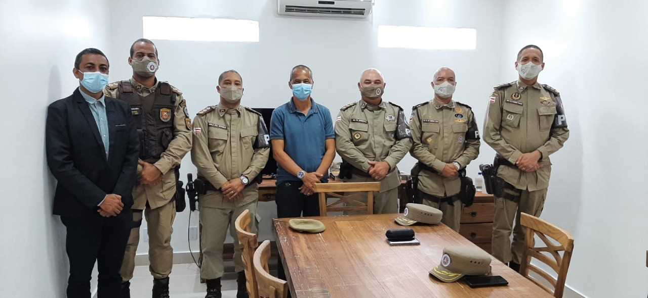 Camacã: Prefeito Paulo do Gás cumpre agenda de visitas  no Batalhão da Polícia Militar e CIMA